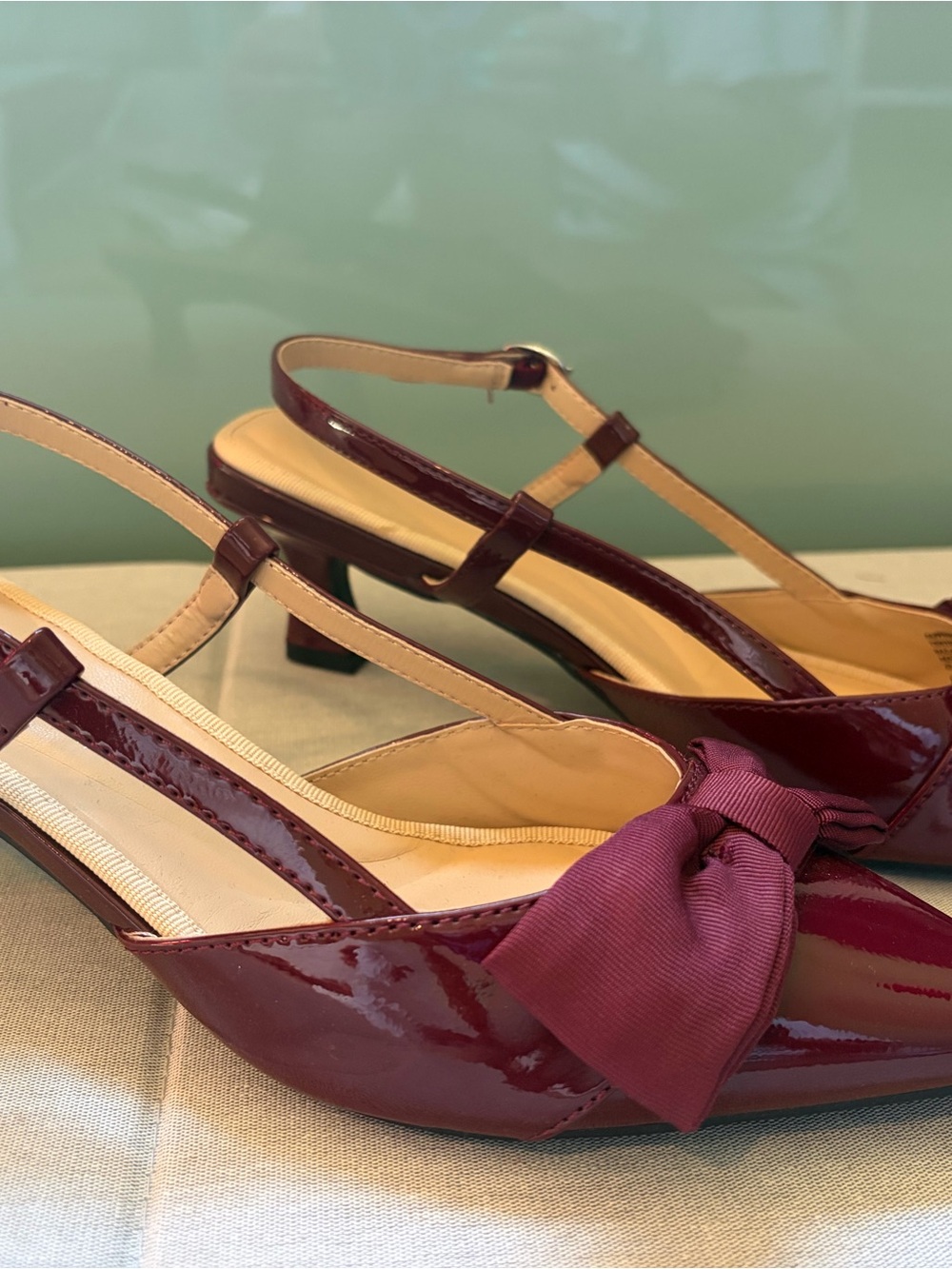Bandolino Women's Burgundy Patent Pointed-Toe Slingback kitten heels with Bow - Picture 2 of 6